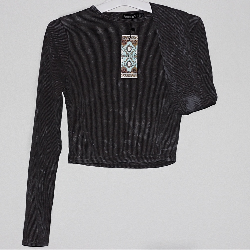 Acid wash long sleeve crop: Boohoo